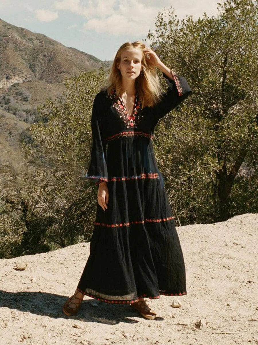 Classic Vintage Dress with a Flattering Fit