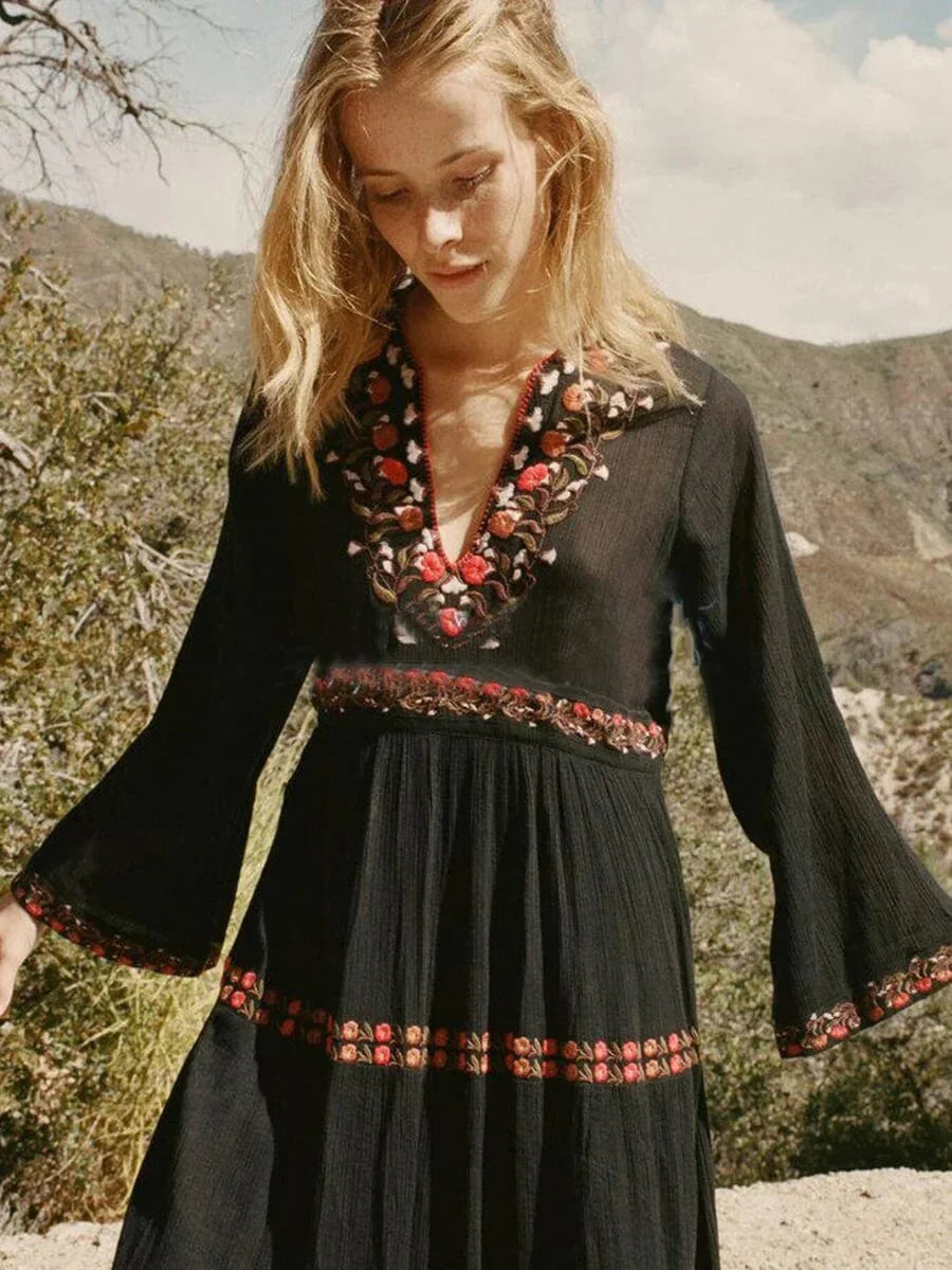 Classic Vintage Dress with a Flattering Fit