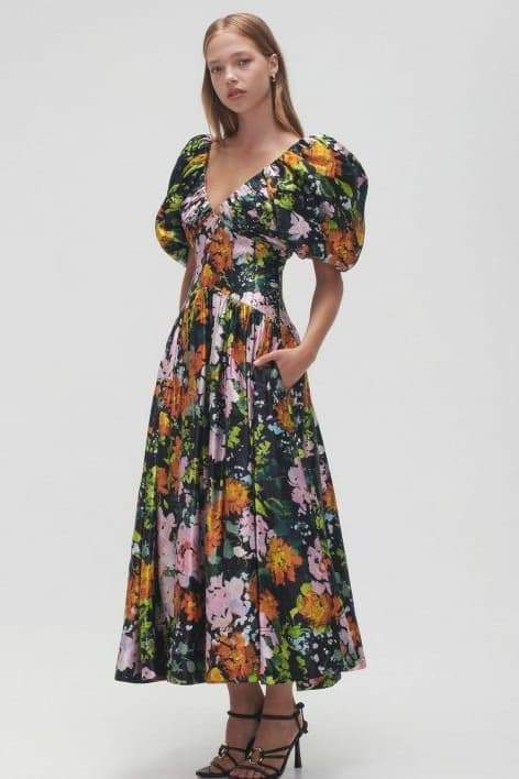 Classic Vintage Dress with a Flattering Fit