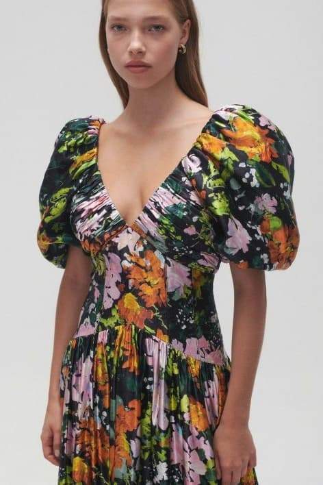 Classic Vintage Dress with a Flattering Fit