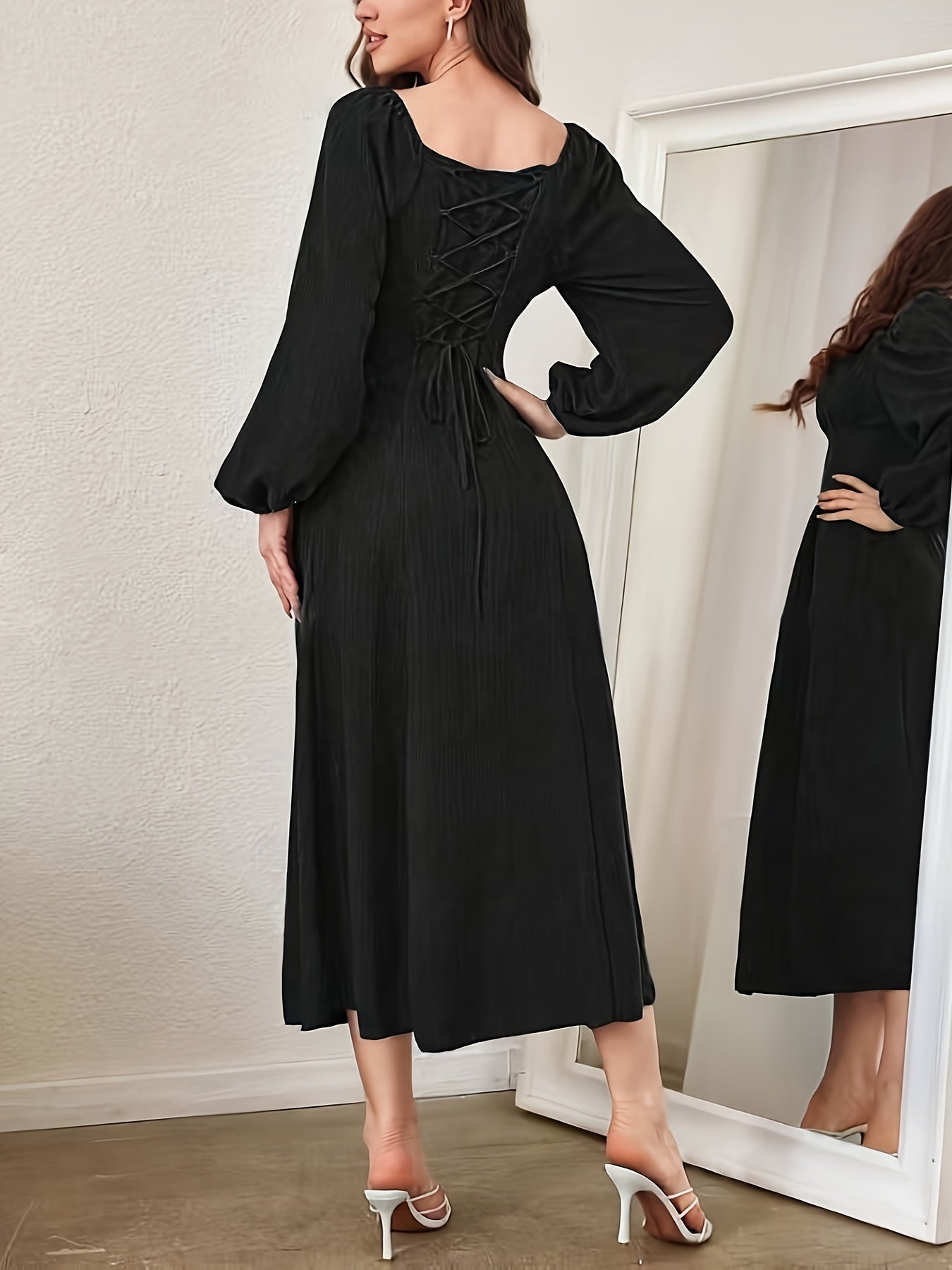 Effortlessly Elegant Dress with a Timeless Design