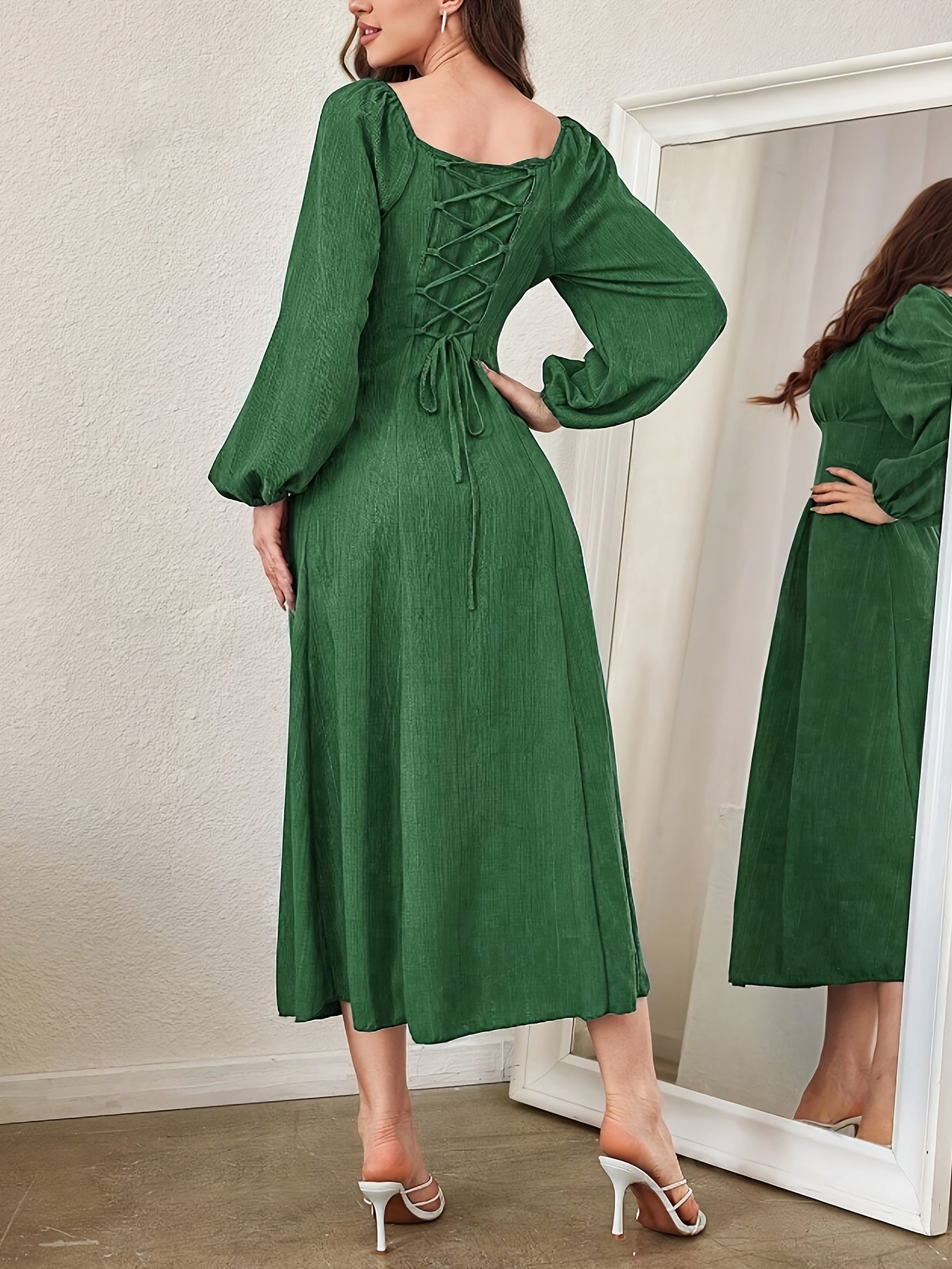 Effortlessly Elegant Dress with a Timeless Design