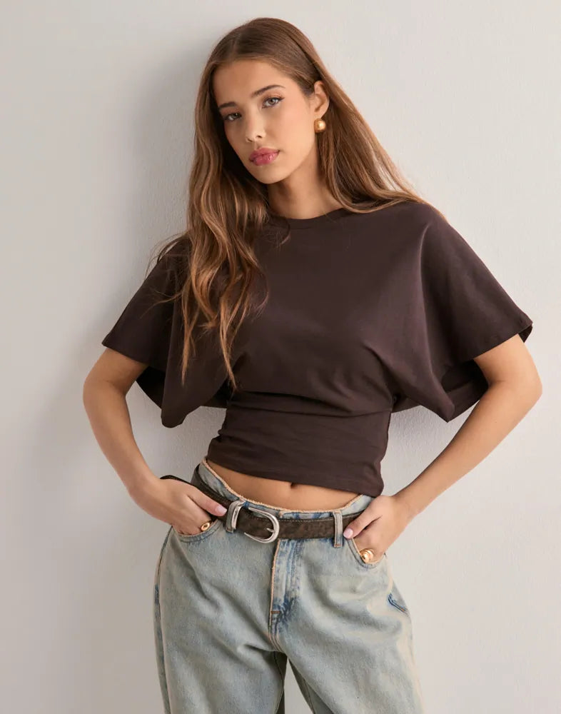 Effortlessly Elegant T-Shirt with a Timeless Design