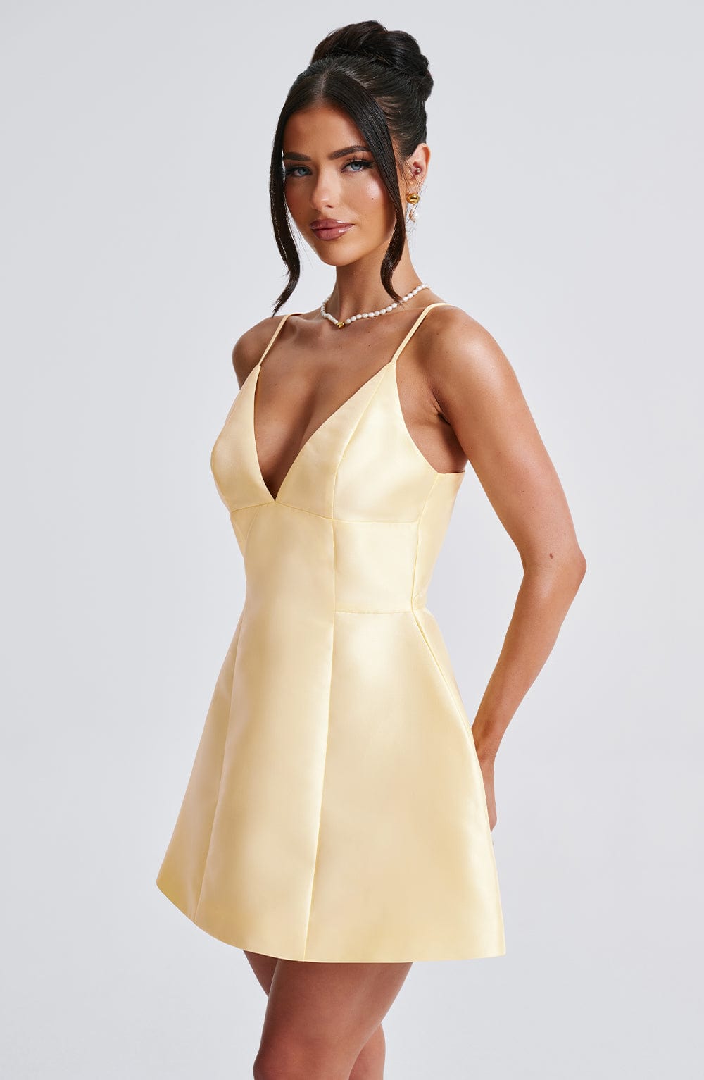 Well Tailored Dress with a Graceful Silhouette