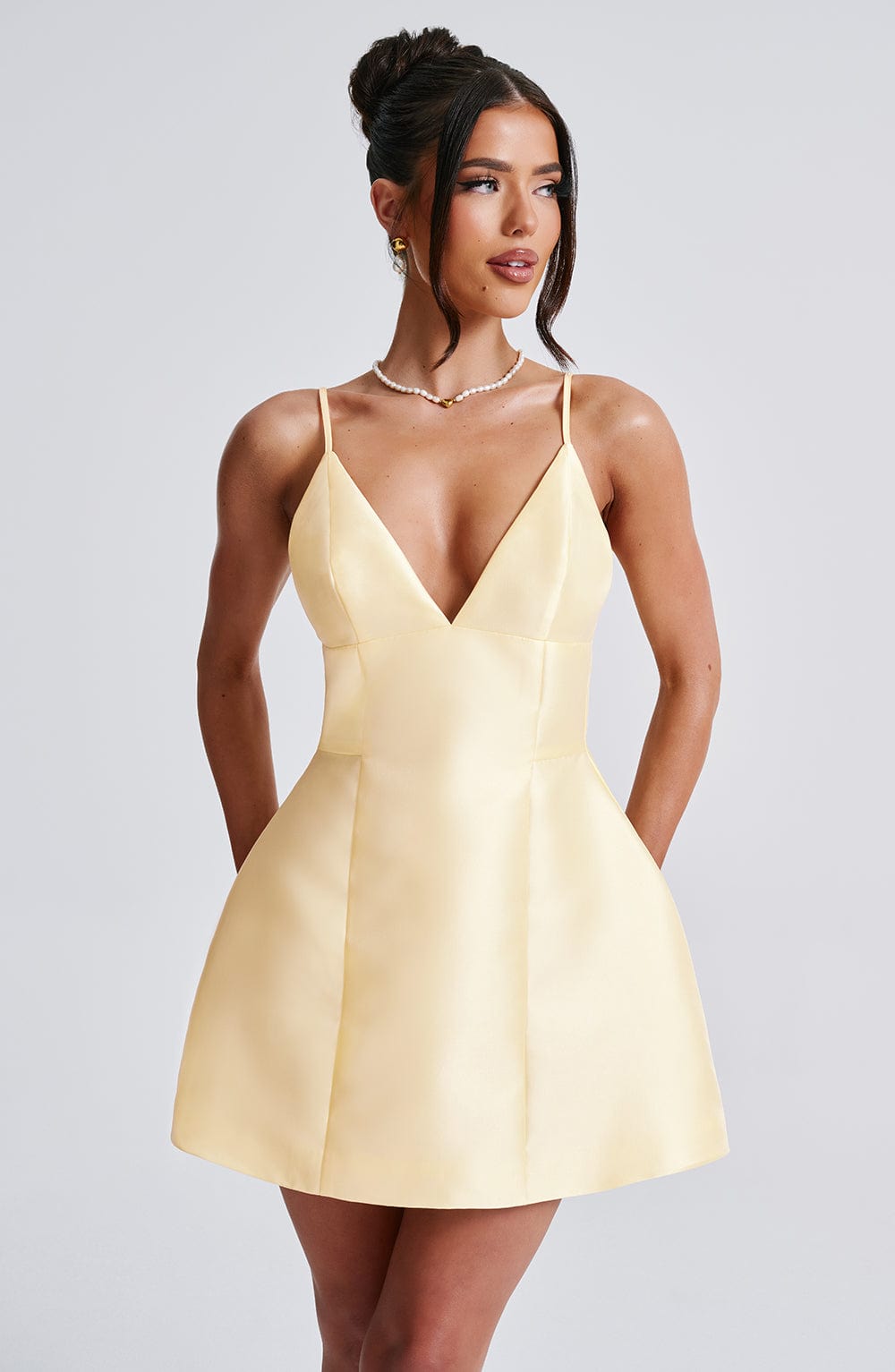Well Tailored Dress with a Graceful Silhouette