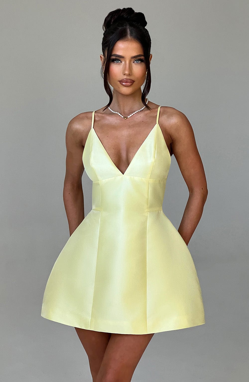 Well Tailored Dress with a Graceful Silhouette