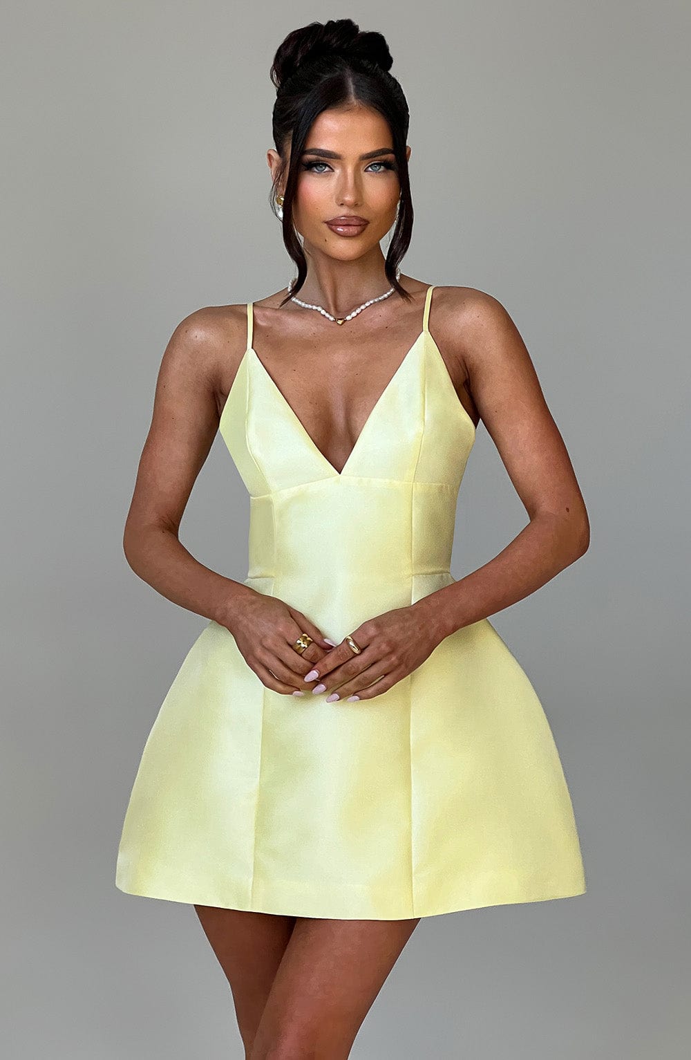 Well Tailored Dress with a Graceful Silhouette
