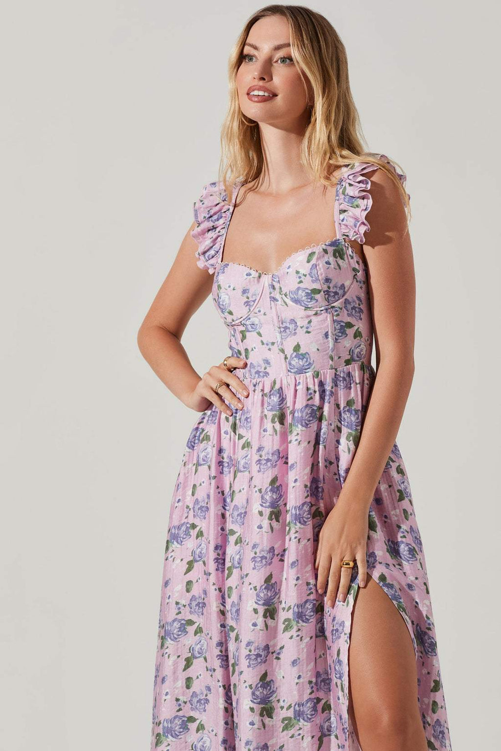 Classic Vintage Dress with a Flattering Fit