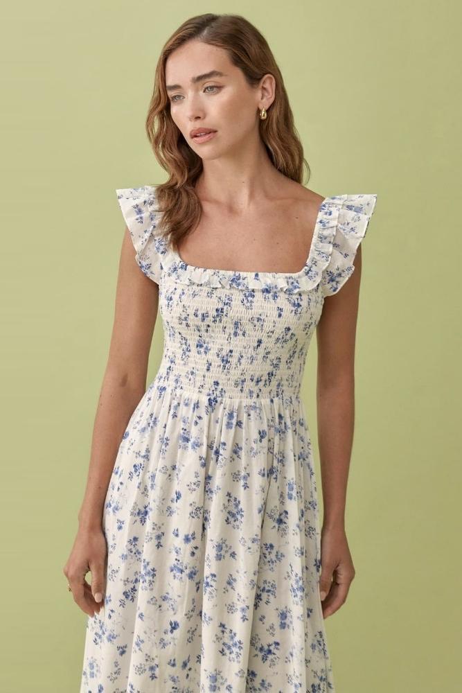Classic Vintage Dress with a Flattering Fit