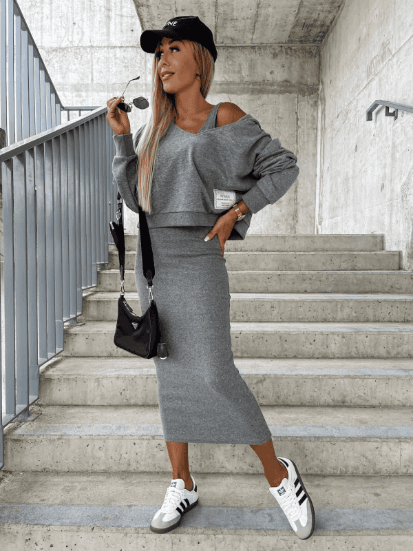 Well Tailored Dress with a Graceful Silhouette
