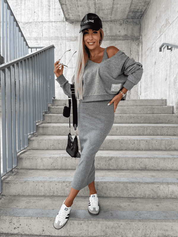 Well Tailored Dress with a Graceful Silhouette