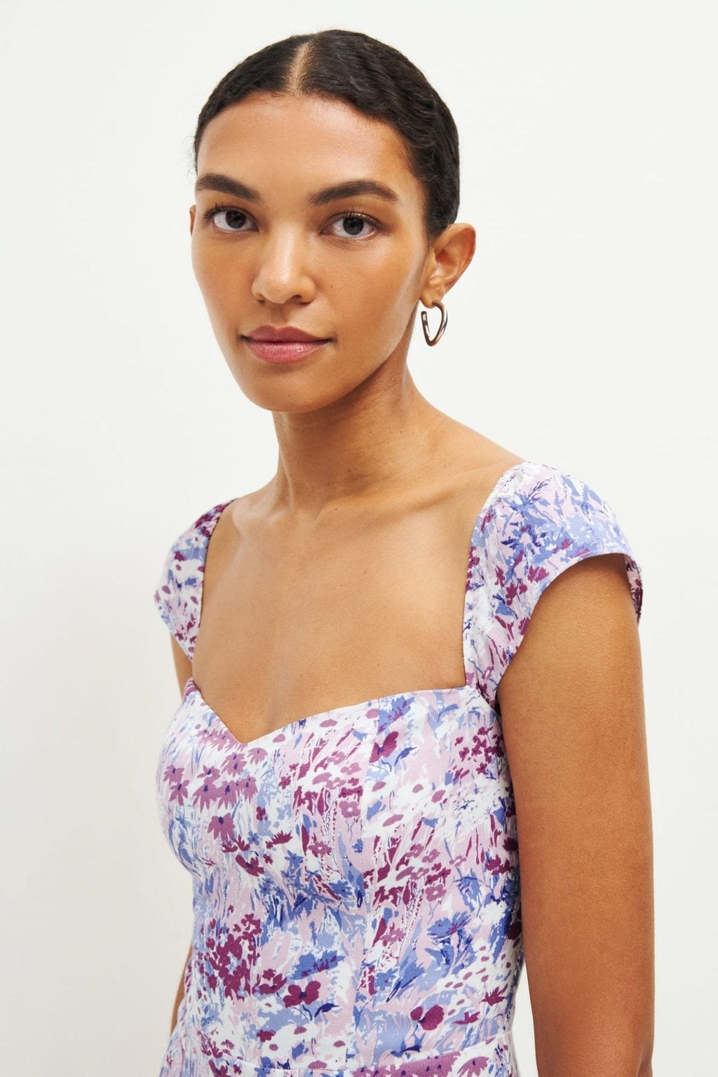 Classic Vintage Dress with a Flattering Fit