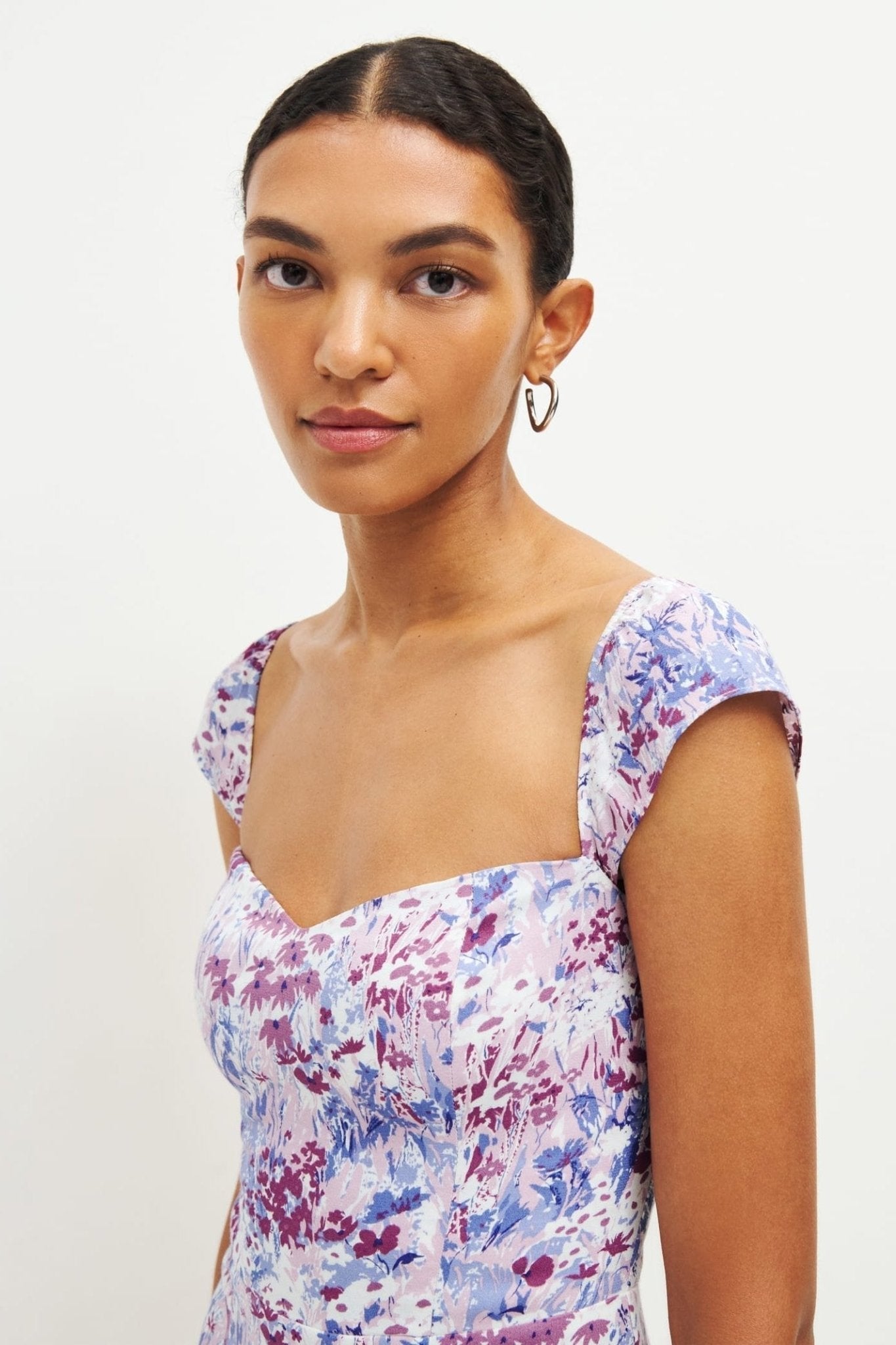 Classic Vintage Dress with a Flattering Fit