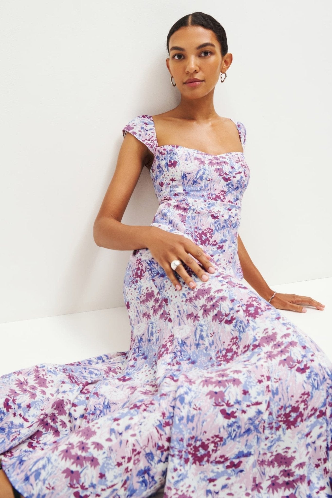 Classic Vintage Dress with a Flattering Fit