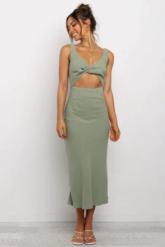 A Vintage Style Dress with Delicate Timeless Details