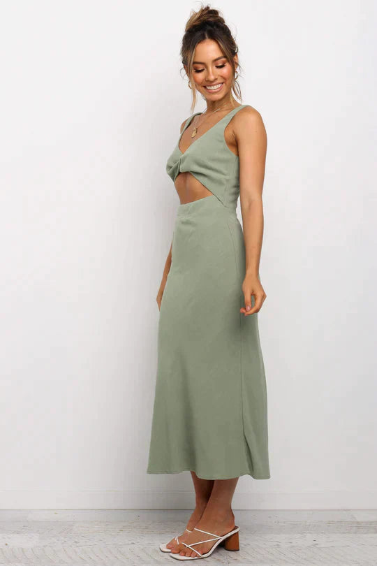 Effortlessly Elegant Dress with a Timeless Design