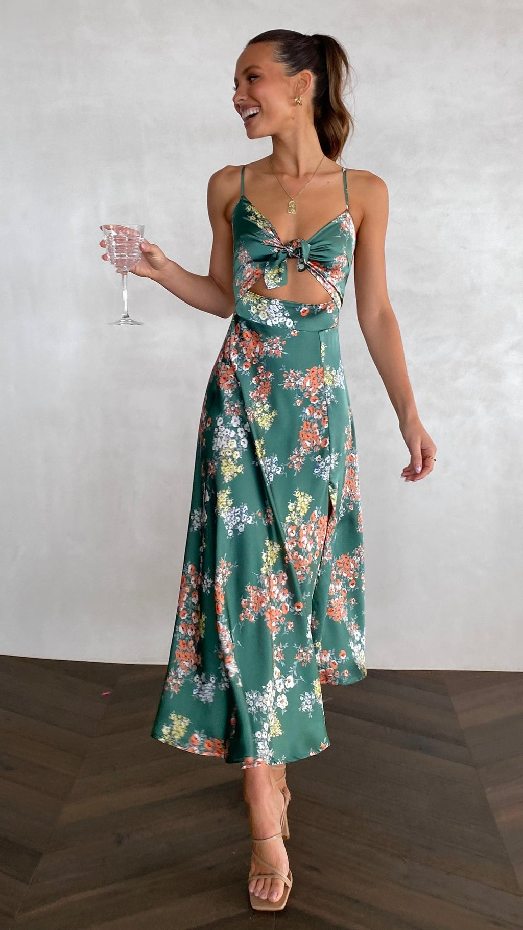 Gracefully Styled Dress for Any Occasion