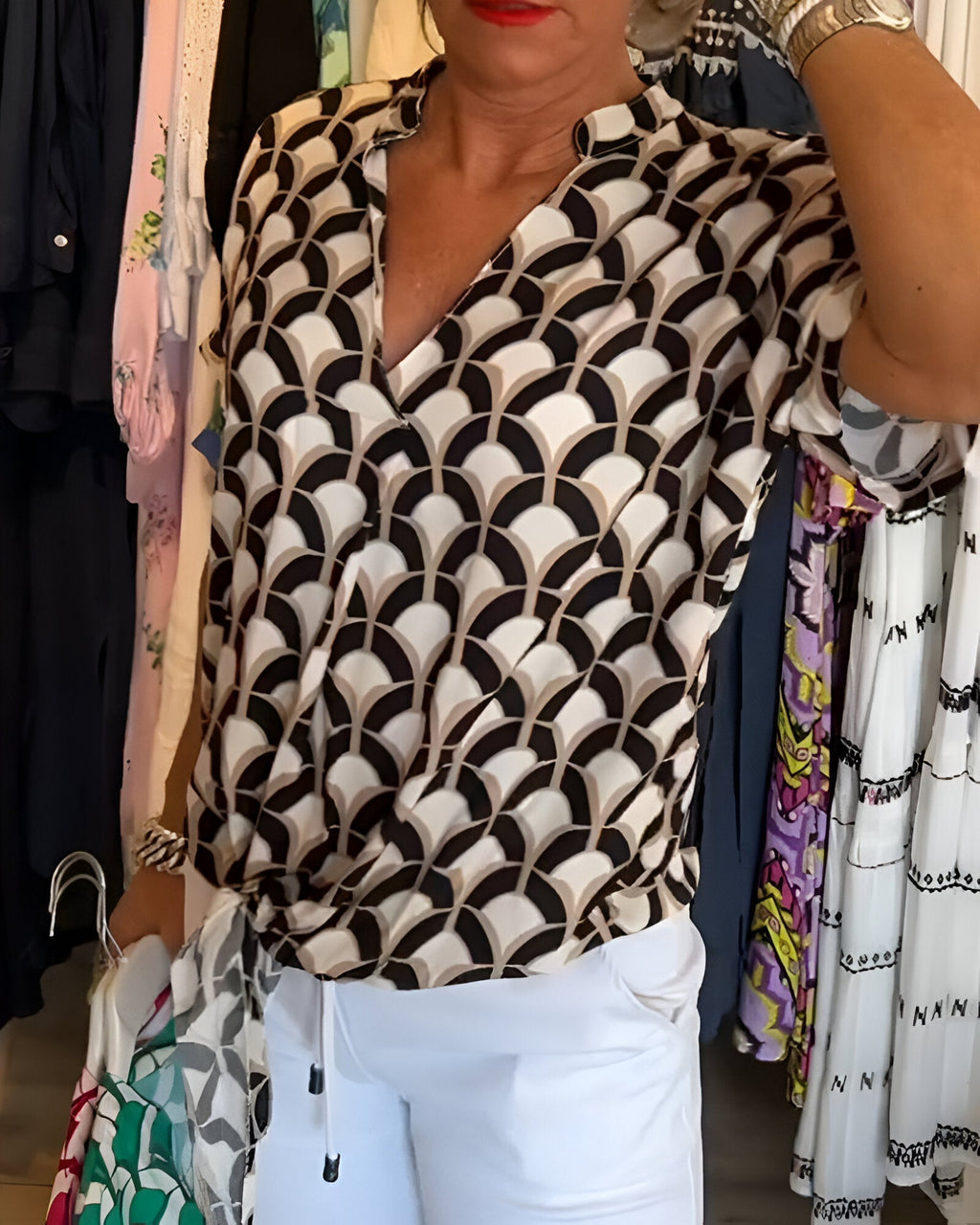 Well Tailored Blouse with a Graceful Silhouette