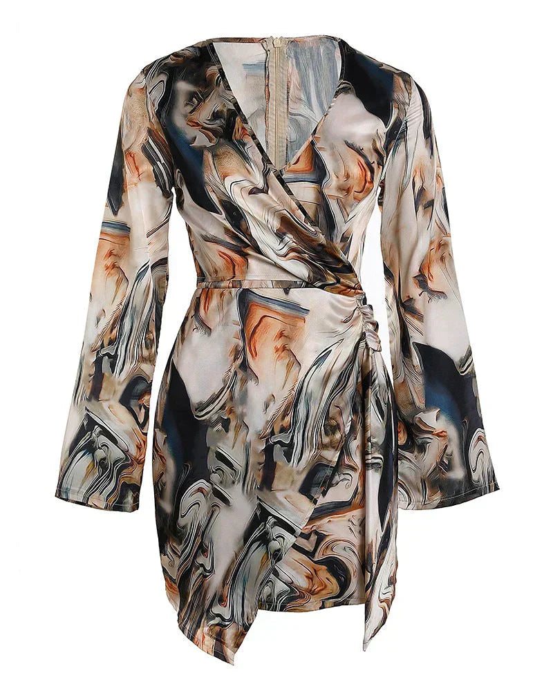 Well Tailored Dress with a Graceful Silhouette