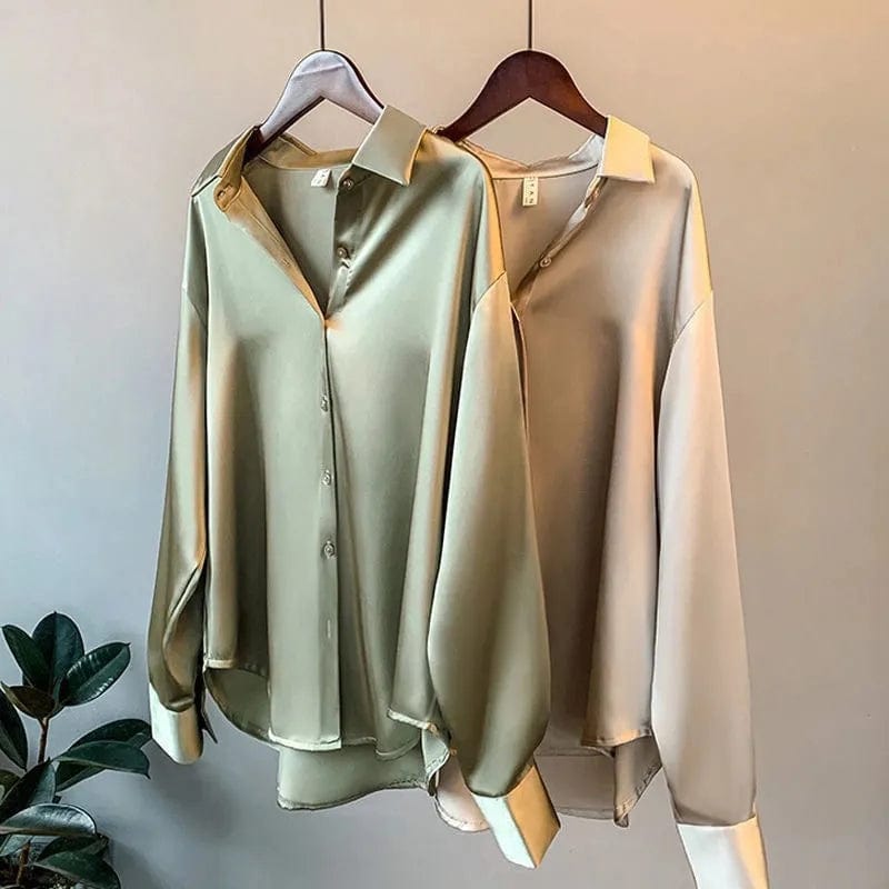 Classic Vintage Blouse with a Flattering Fit