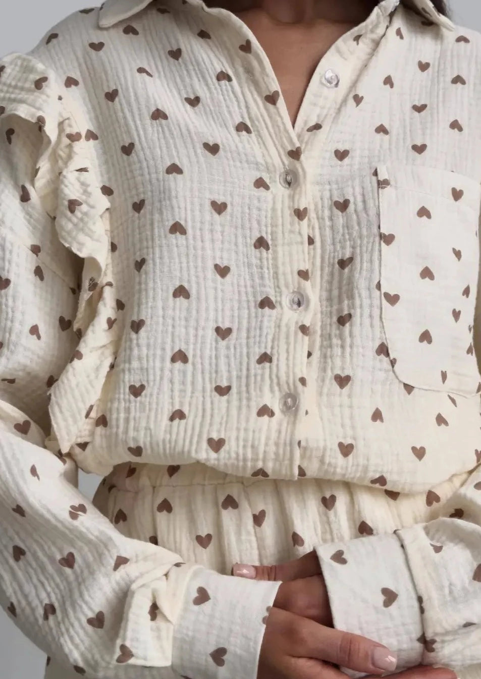 Effortlessly Elegant Shirt with a Timeless Design