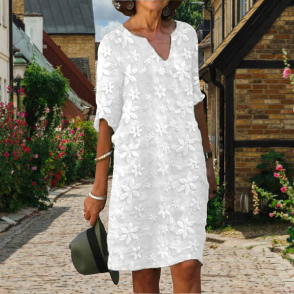 Beautifully Finished Dress in a Timeless Design