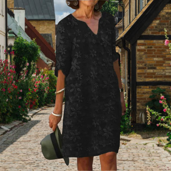 Beautifully Finished Dress in a Timeless Design