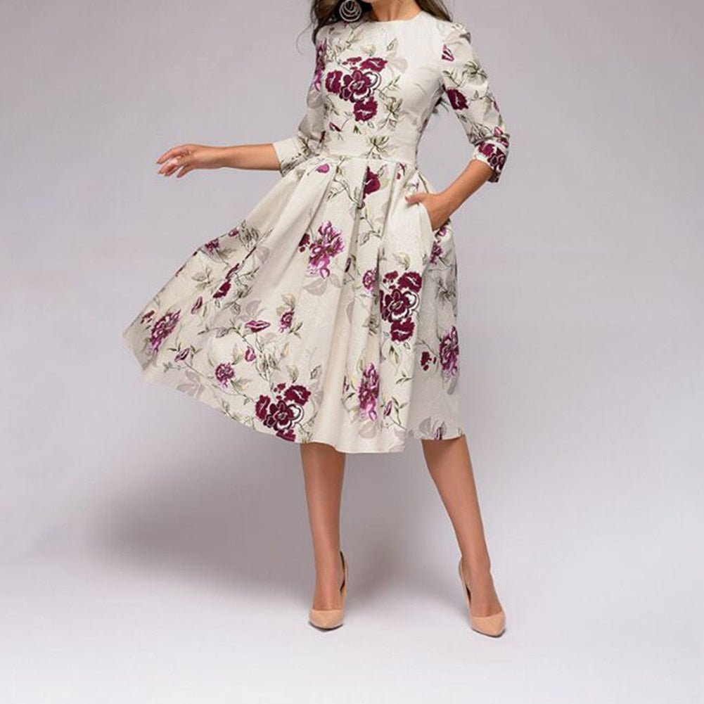Beautifully Finished Dress in a Timeless Design