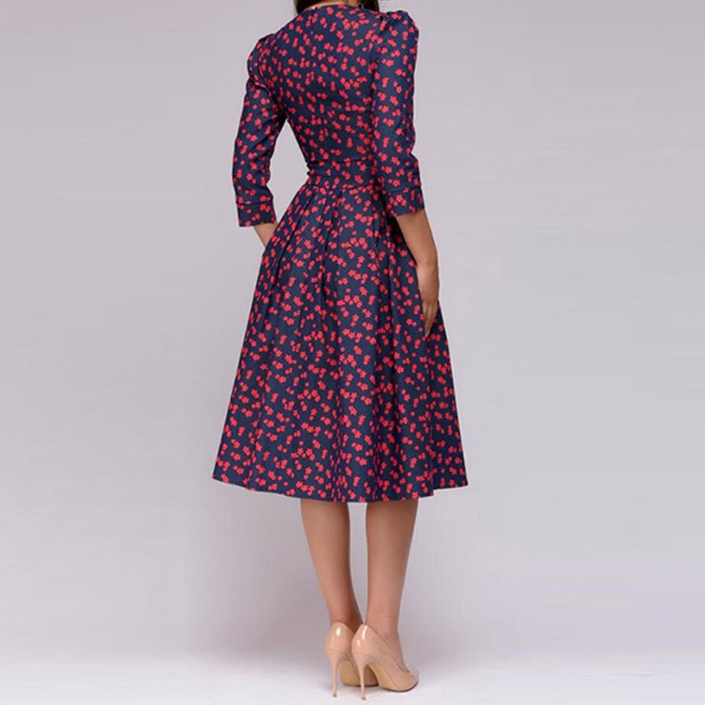 Beautifully Finished Dress in a Timeless Design