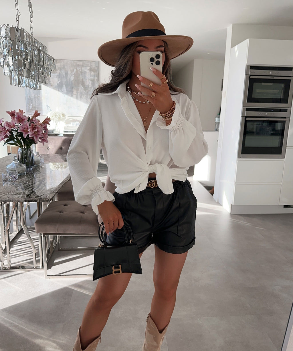 Elegantly Styled Blouse for Everyday Wear