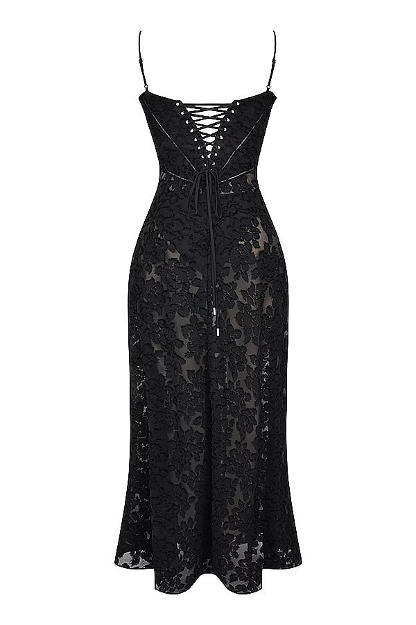 Gracefully Styled Dress for Any Occasion