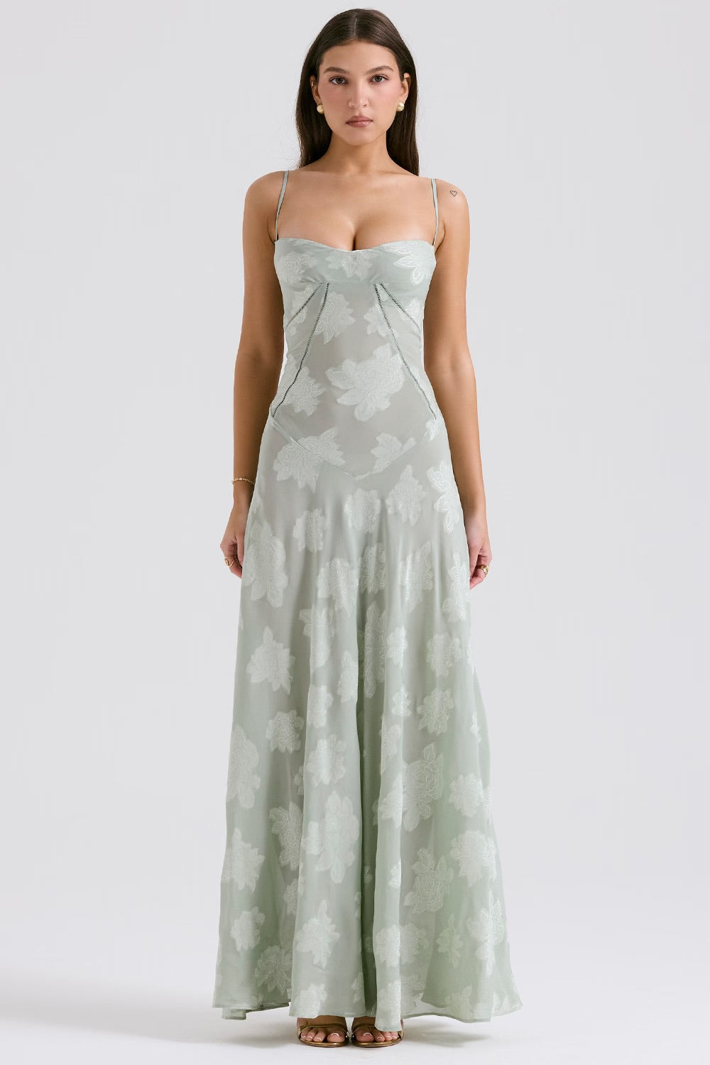 Gracefully Styled Dress for Any Occasion