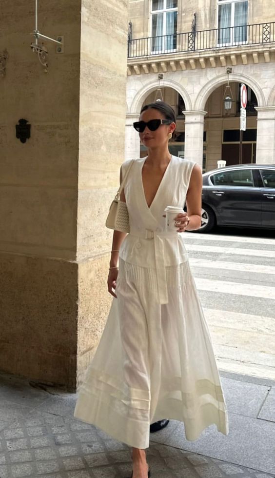 Sophisticated Dress with a Clean Classic Look