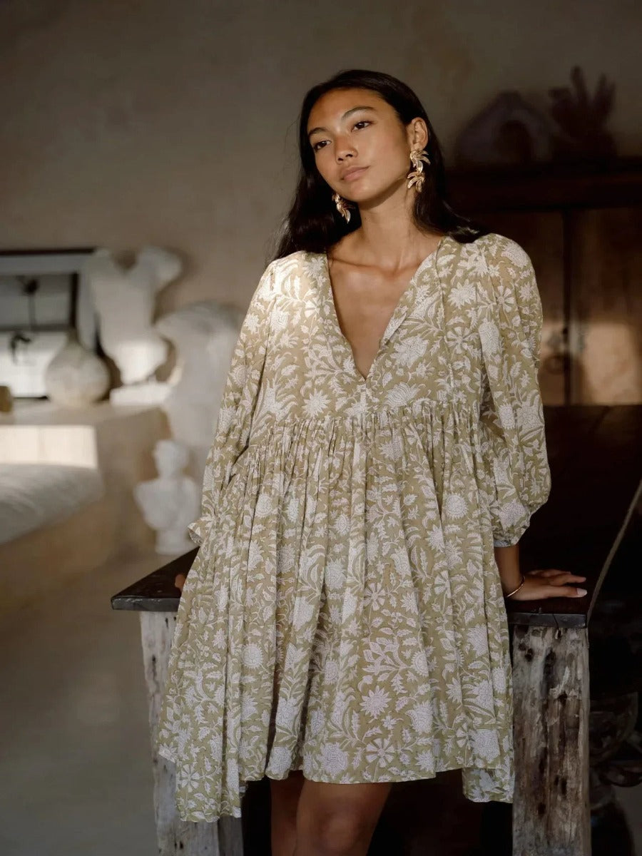 Classic Vintage & Enduringly Stylish Dress