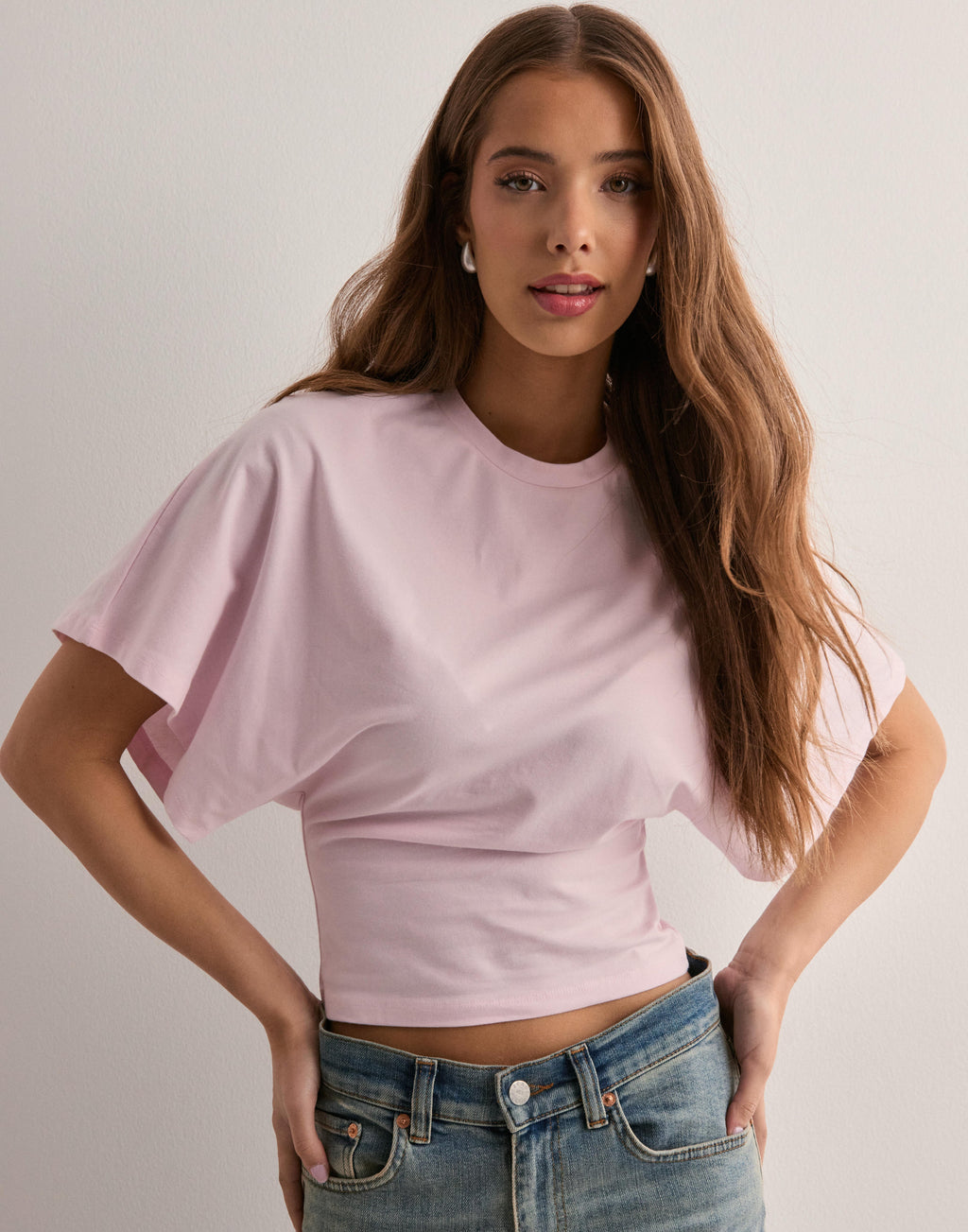 Effortlessly Elegant T-Shirt with a Timeless Design