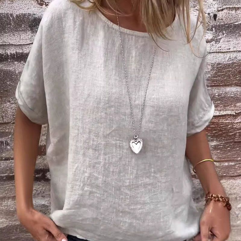Beautifully Crafted Blouse in a Classic Style