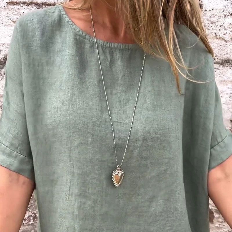 Beautifully Crafted Blouse in a Classic Style