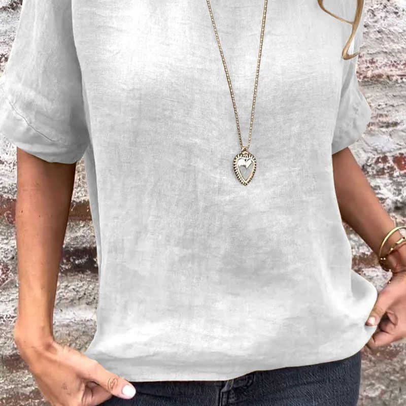 Beautifully Crafted Blouse in a Classic Style