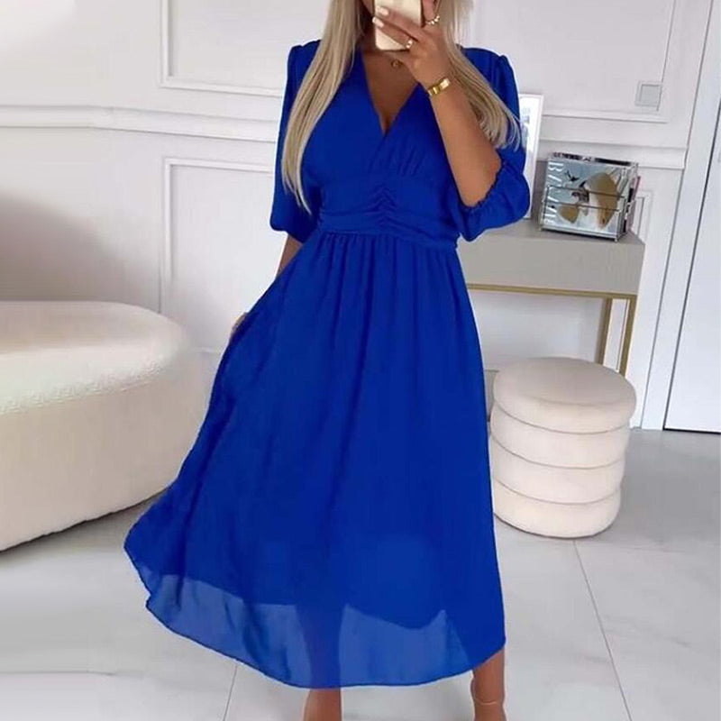 Well Tailored Dress with a Graceful Silhouette