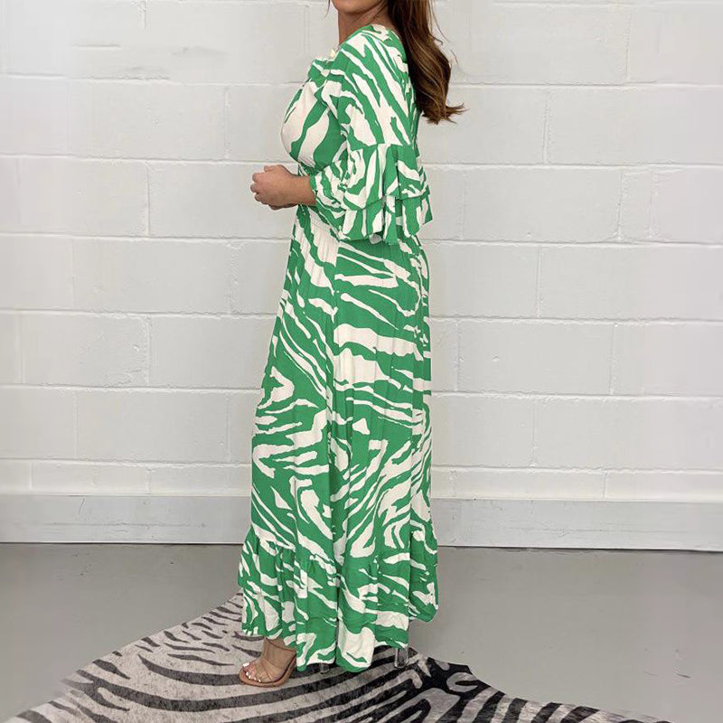Effortlessly Elegant Dress with a Timeless Design