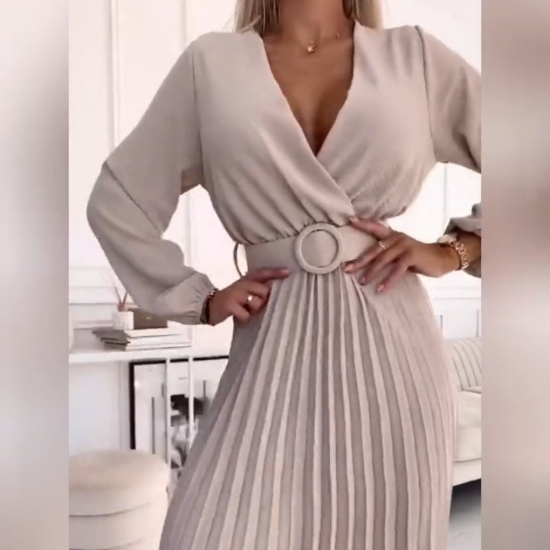 Effortlessly Elegant Dress with a Timeless Design