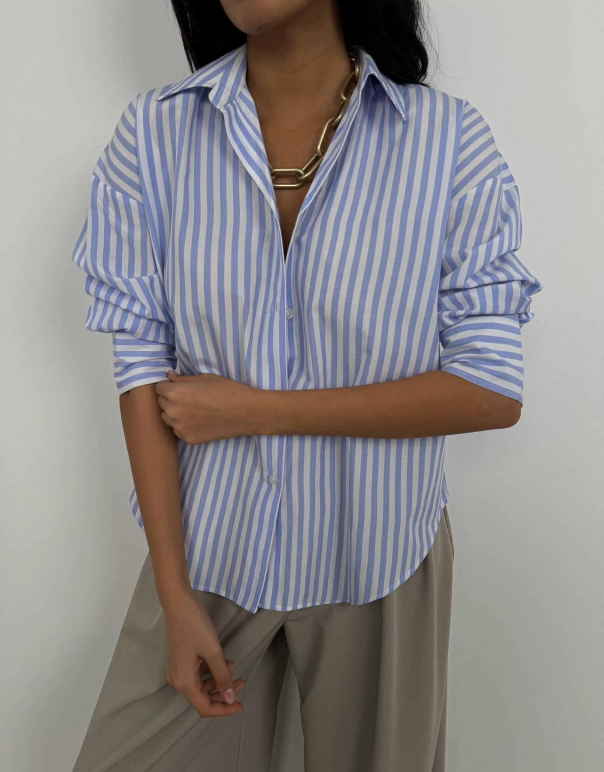 Well Tailored Shirt with a Graceful Silhouette