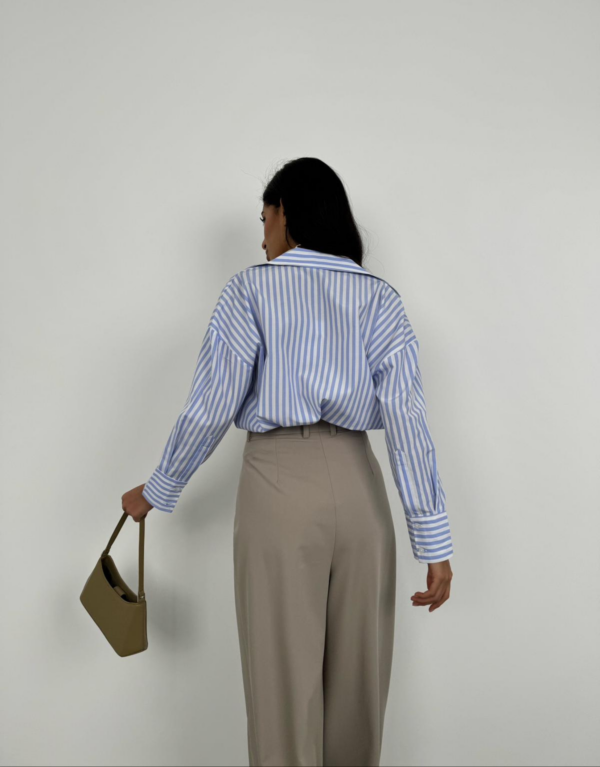 Well Tailored Shirt with a Graceful Silhouette