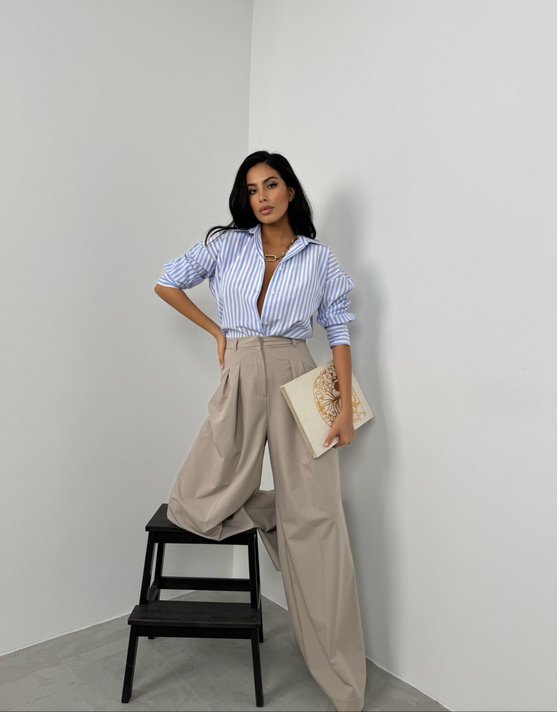 Well Tailored Shirt with a Graceful Silhouette