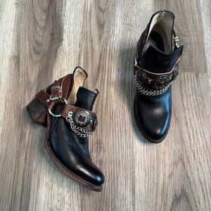 Chic Orthopedic Shoes with Unique Design