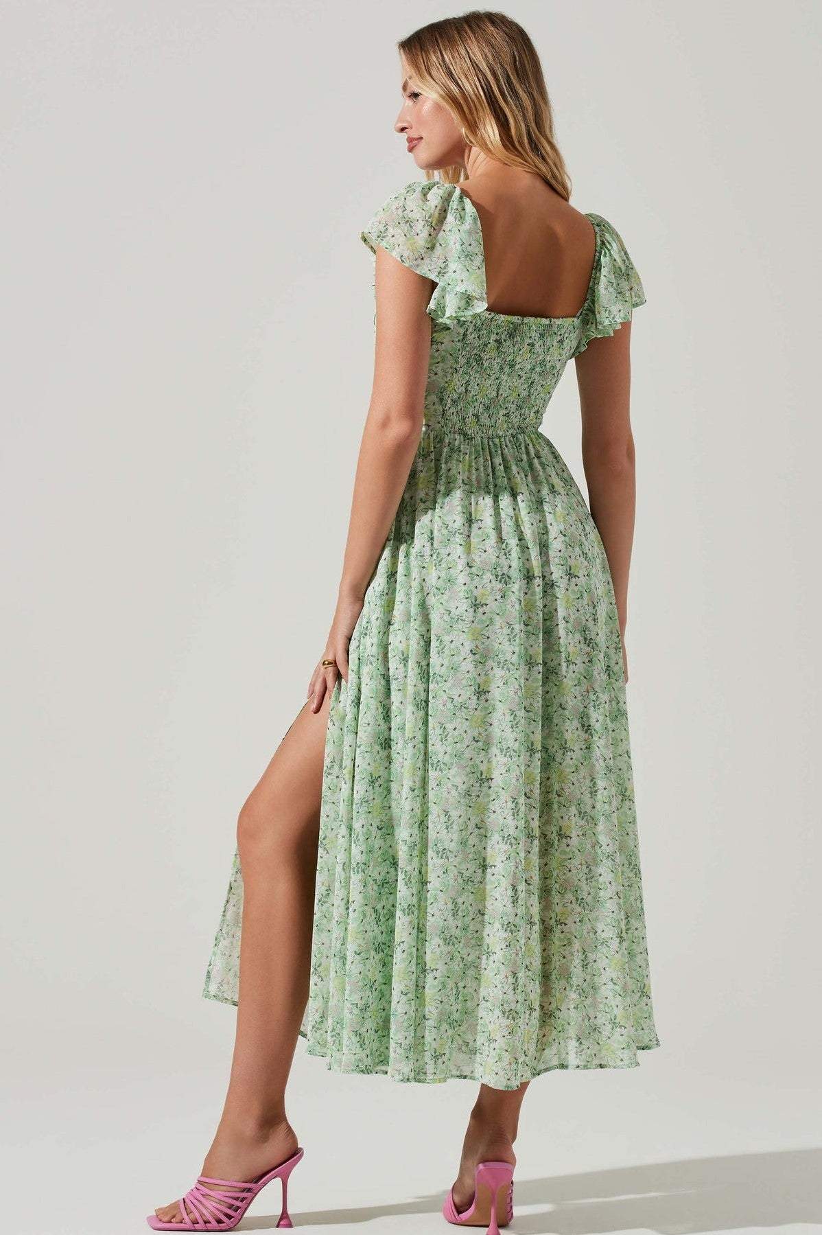 Gracefully Styled Dress for Any Occasion
