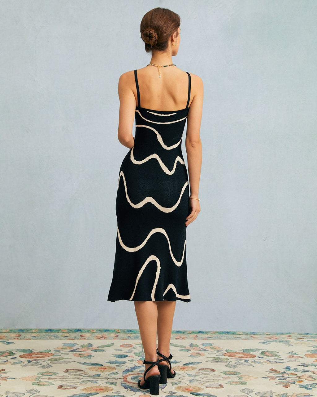 Classic Vintage Dress with a Flattering Fit