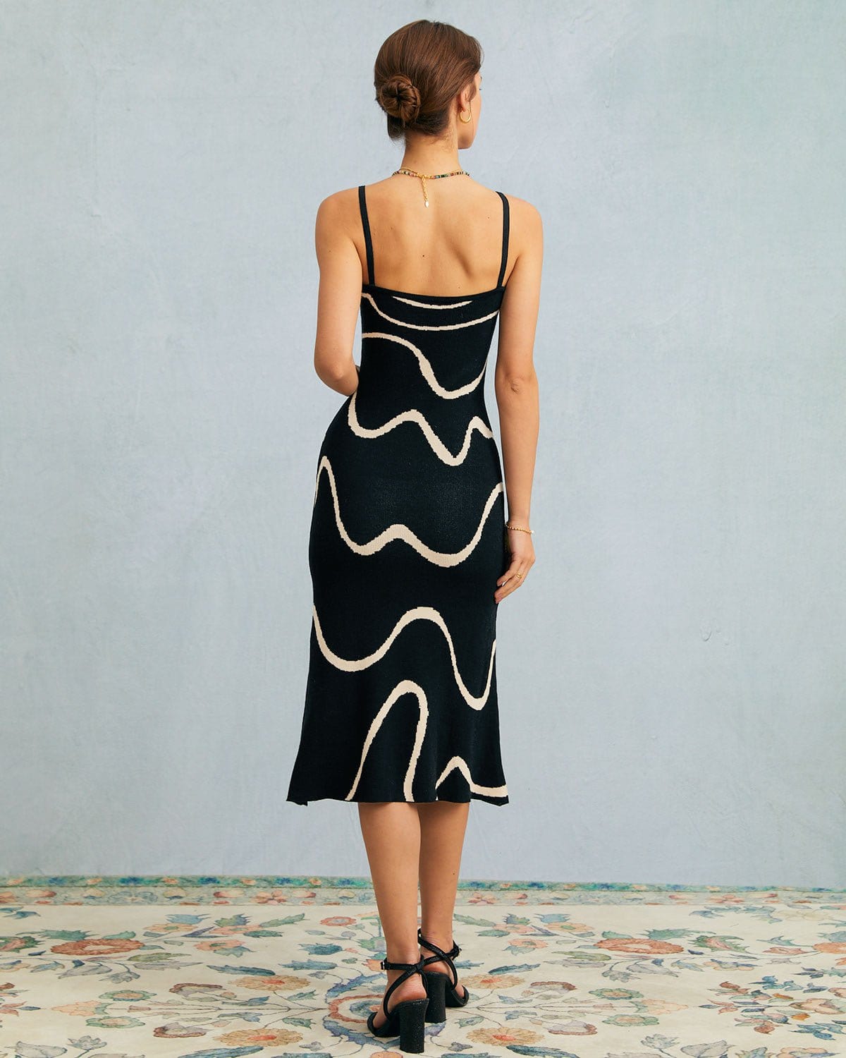 Classic Vintage Dress with a Flattering Fit