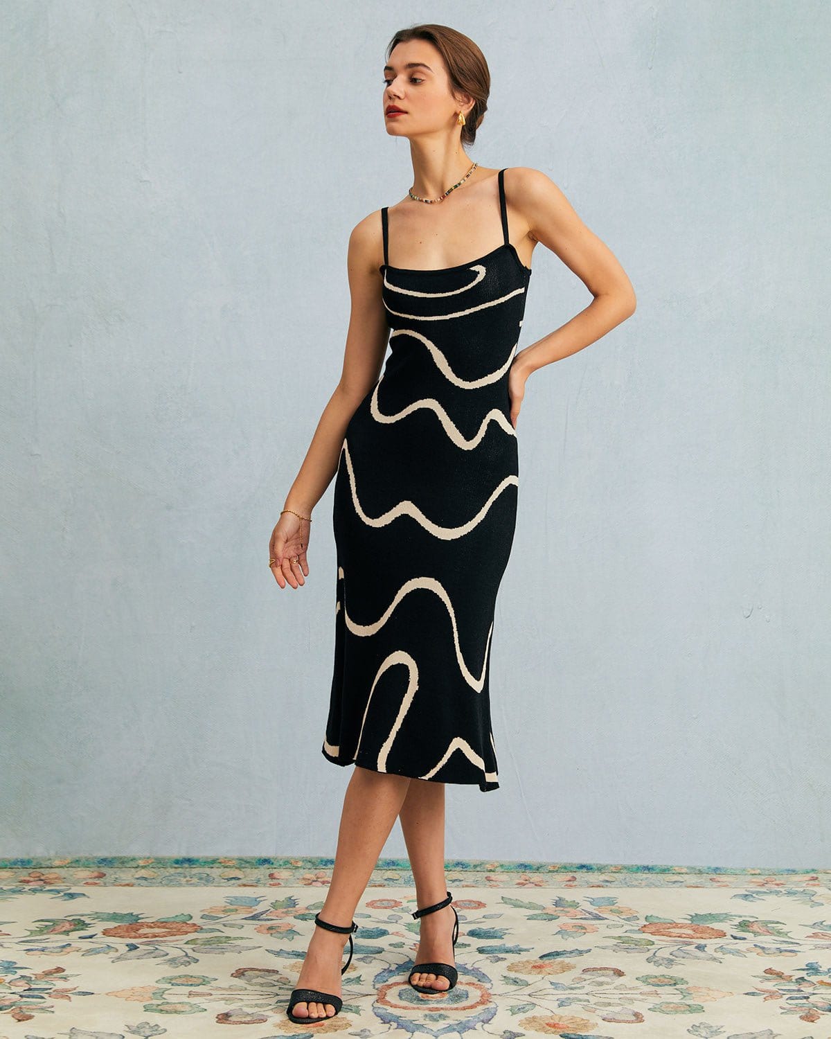 Classic Vintage Dress with a Flattering Fit