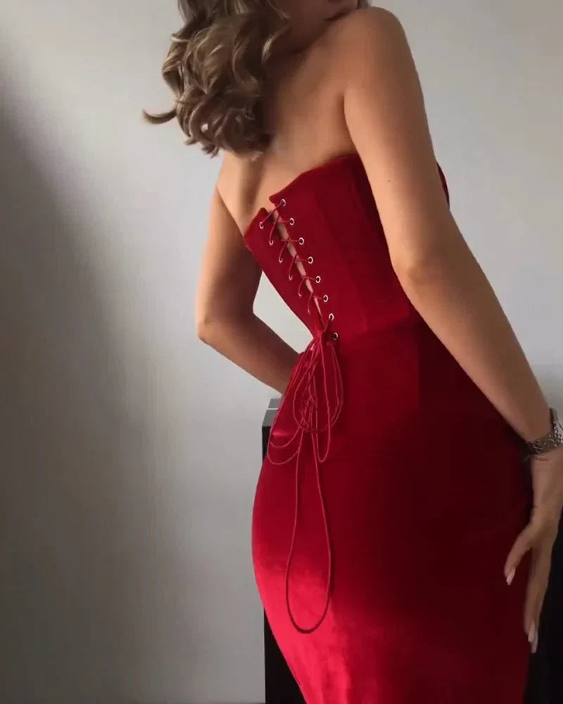 A Vintage Style Dress with Delicate Timeless Details